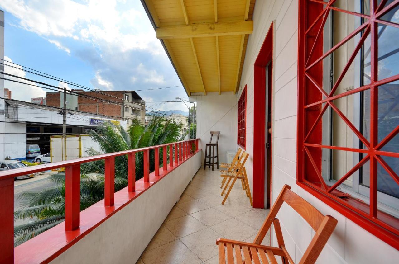 The Wandering Paisa (Adults Only) Hostel Medellin Exterior photo