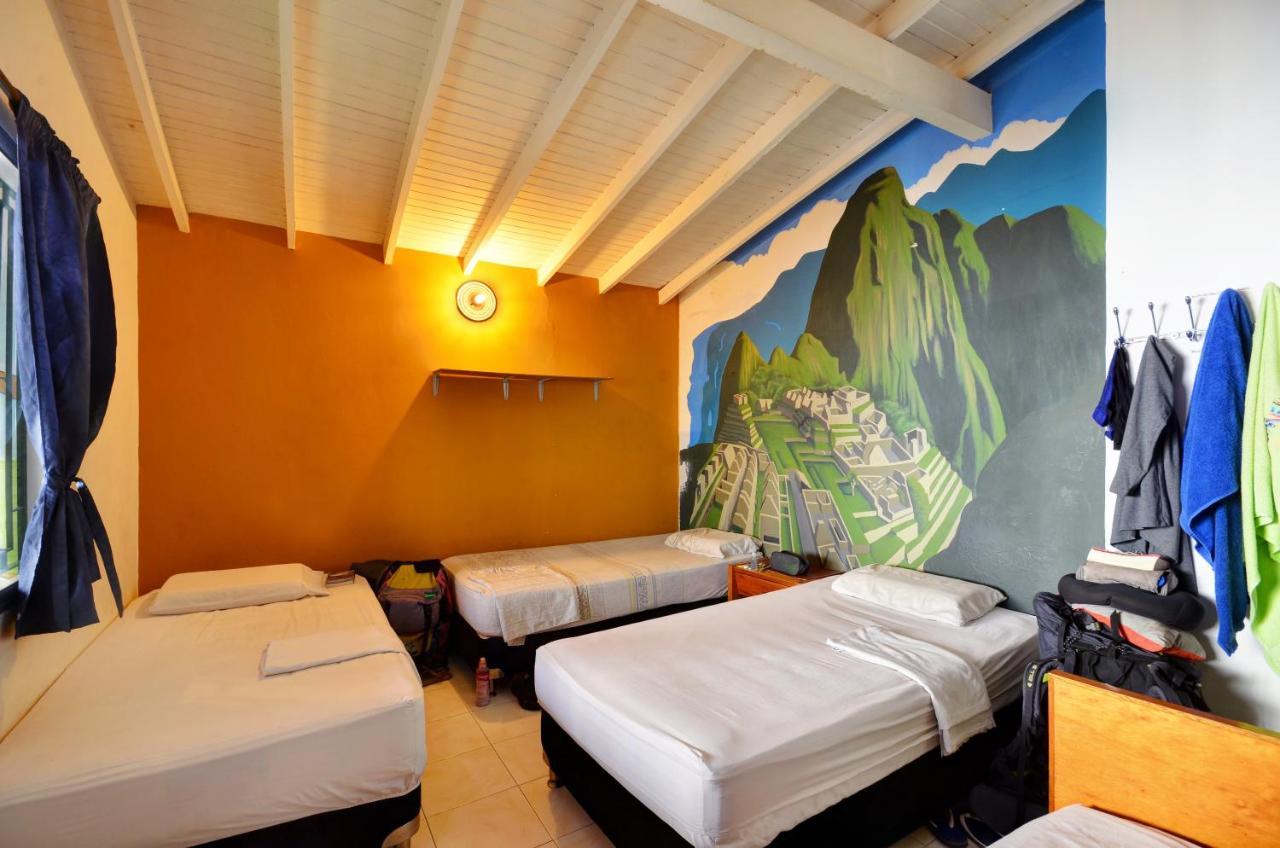 The Wandering Paisa (Adults Only) Hostel Medellin Exterior photo