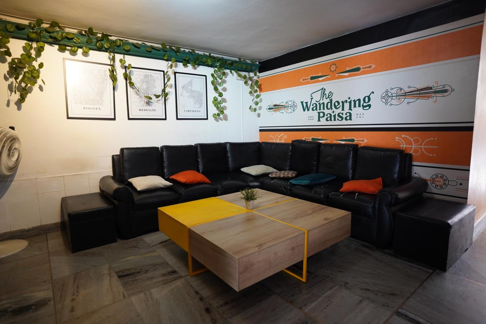The Wandering Paisa (Adults Only) Hostel Medellin Exterior photo