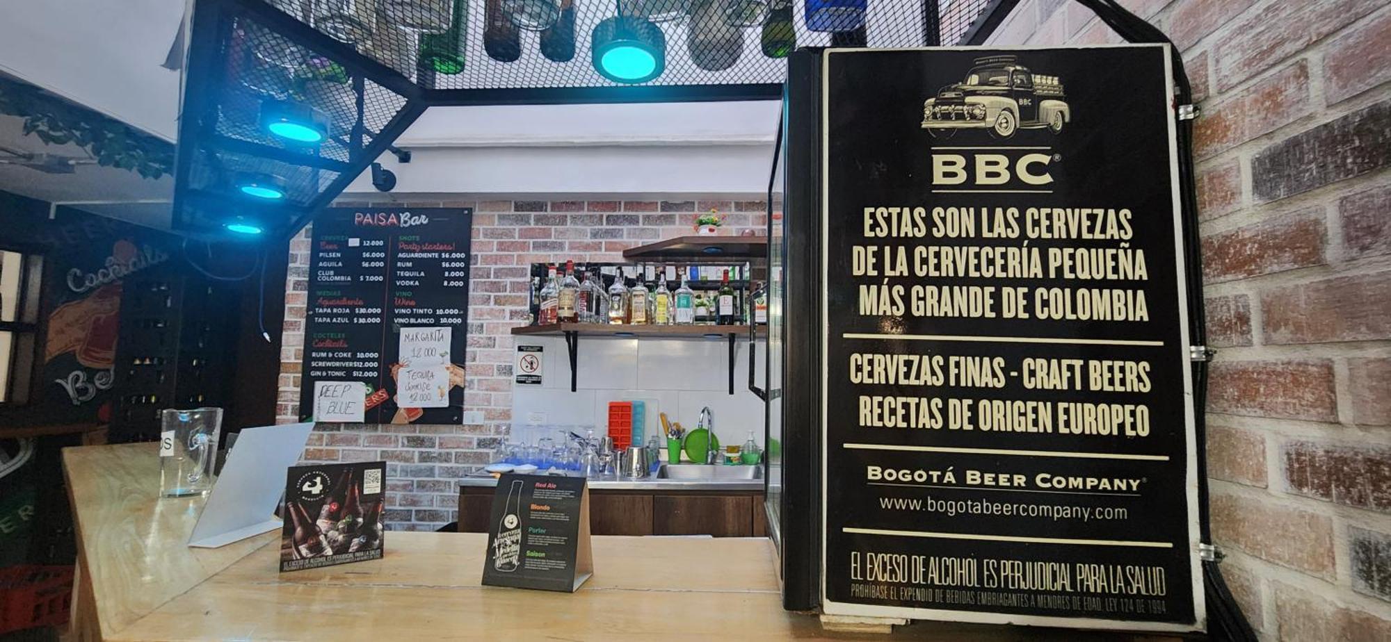 The Wandering Paisa (Adults Only) Hostel Medellin Exterior photo